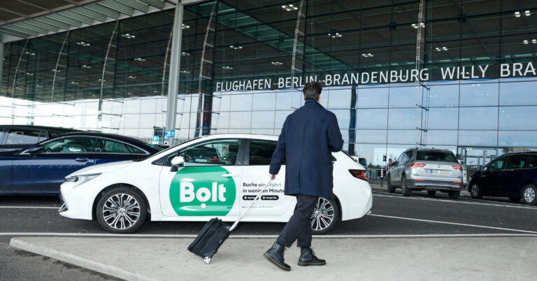 Bolt app features for a smooth airport transfer